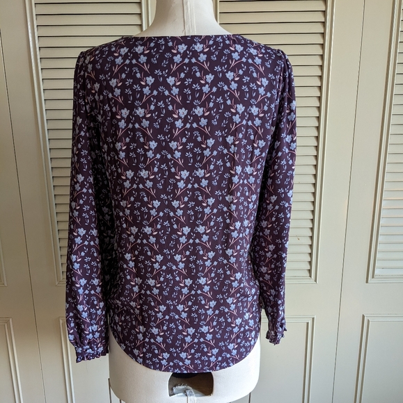 Floral V-neck Blouse - Picture 3 of 6